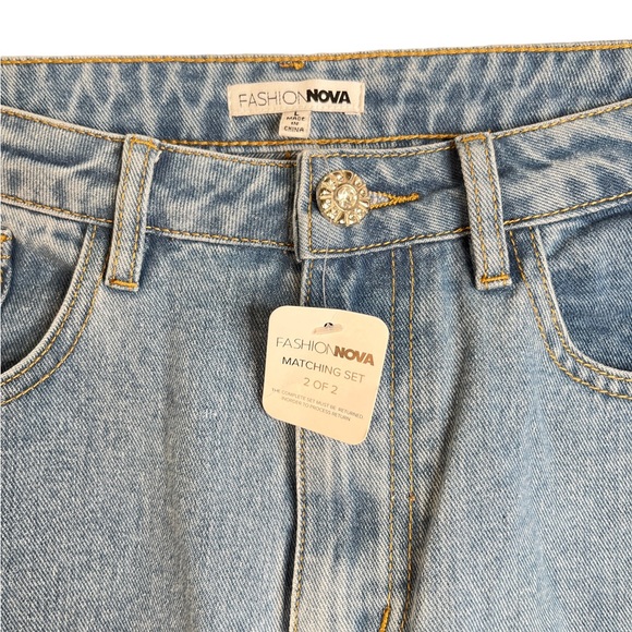 Fashion Nova Light Denim Sequin Butterfly jeans with jeweled bottom Size Large - Picture 5 of 12